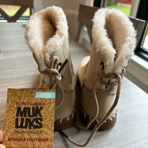 MukLuks Women’s Boots. NWT. Size 6.5.